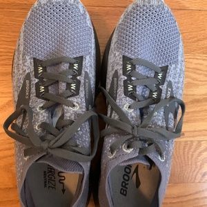 Brooks Levitate 3 running shoes
